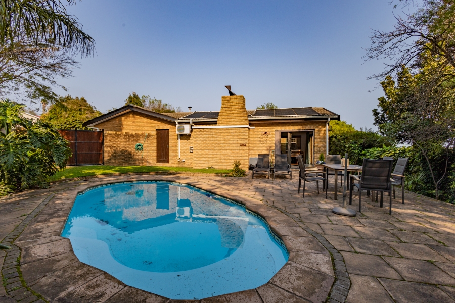4 Bedroom Property for Sale in Kenridge Heights Western Cape